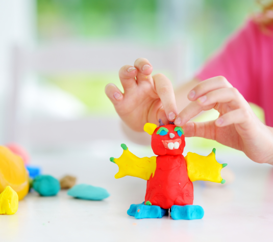 Arcilla para manualidades infantiles