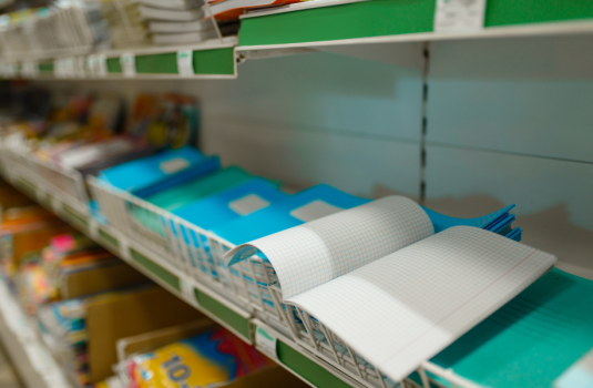 Cuadernos en tienda de papelería